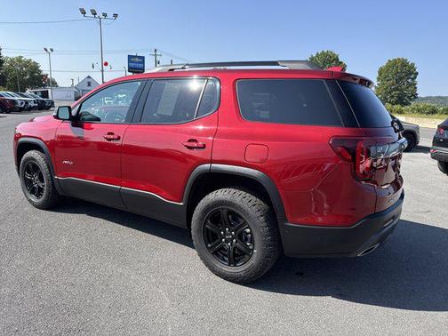 2023 GMC Acadia AWD AT4