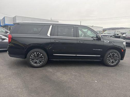 2022 GMC Yukon XL SLT