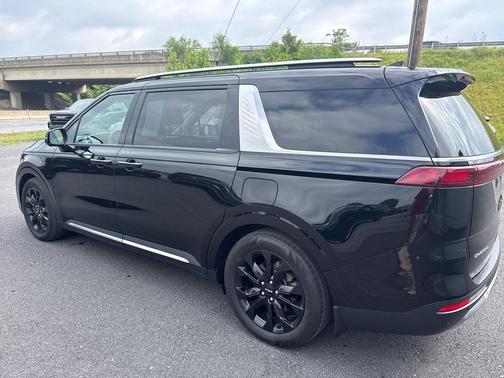 Aurora Black Pearl 2024 Kia Carnival SX Prestige
