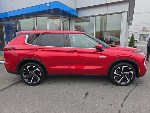 2023 Mitsubishi Outlander PHEV 