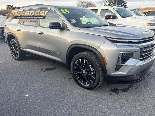 2024 Chevrolet Traverse LT