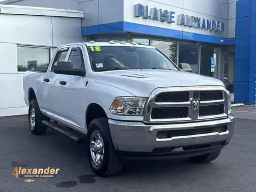 Bright White Clearcoat 2018 RAM 2500 Tradesman Crew Cab 4x4 6'4' Box