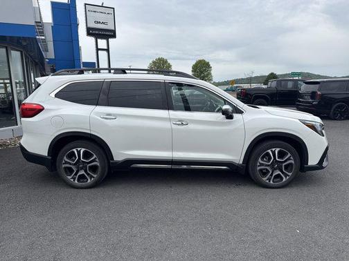 Crystal White Pearl 2023 Subaru Ascent Touring 7-Passenger