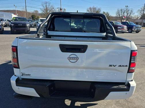 2023 Nissan Frontier SV