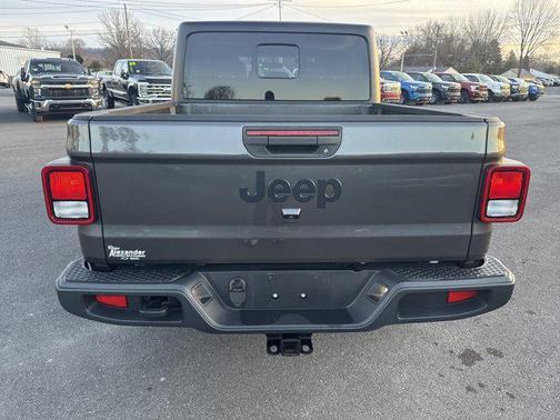 2022 Jeep Gladiator Sport S