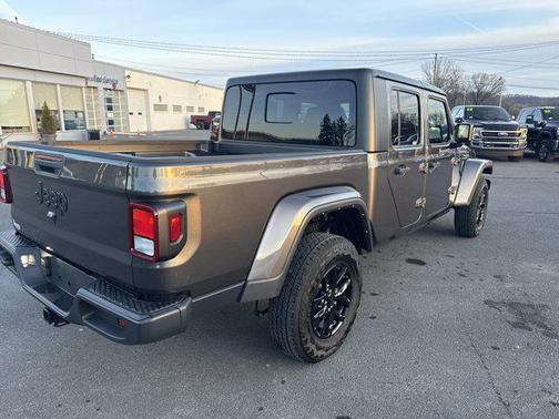 2022 Jeep Gladiator Sport S