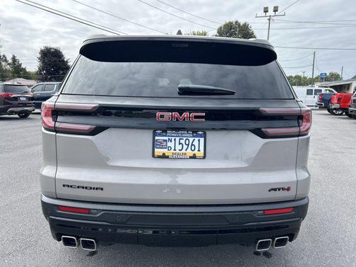 2026 GMC Acadia AWD AT4