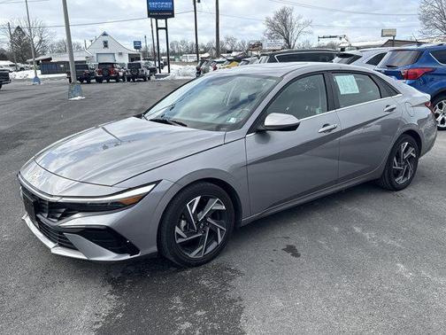 2025 Hyundai ELANTRA SEL