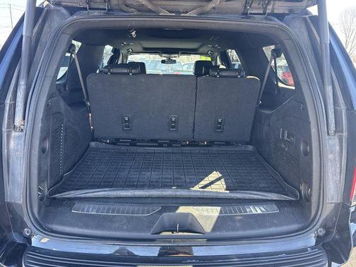 2022 Chevrolet Suburban 4WD Z71