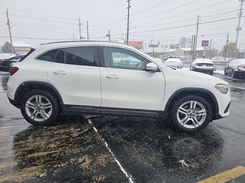 2021 Mercedes-Benz GLA 250 Base 4MATIC