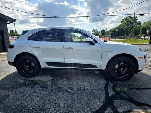 2017 Porsche Macan Base