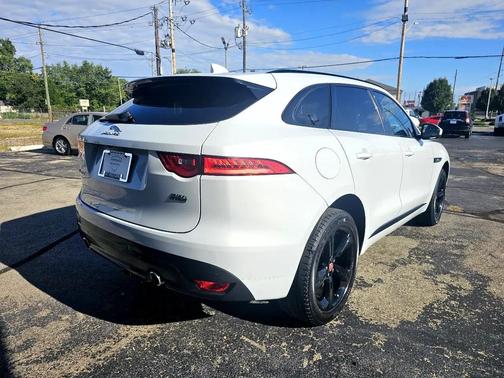 2017 Jaguar F-PACE 35t R-Sport