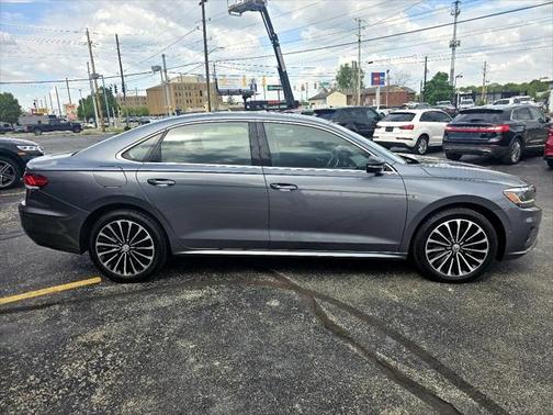 2022 Volkswagen Passat 2.0T Limited Edition