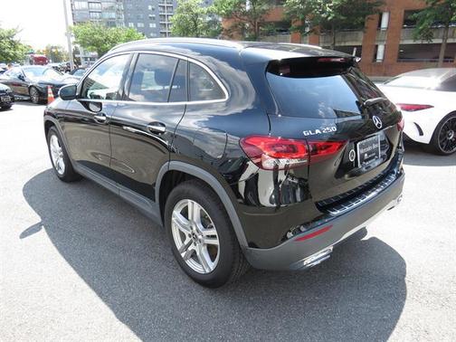 2021 Mercedes-Benz GLA 250 Base 4MATIC