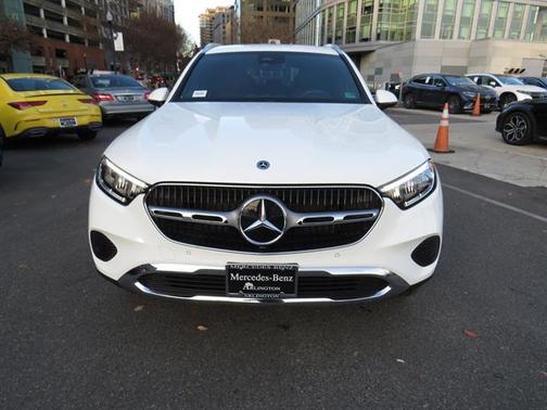2025 Mercedes-Benz GLC 300 4MATIC