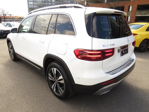 2025 Mercedes-Benz GLB 250 4MATIC