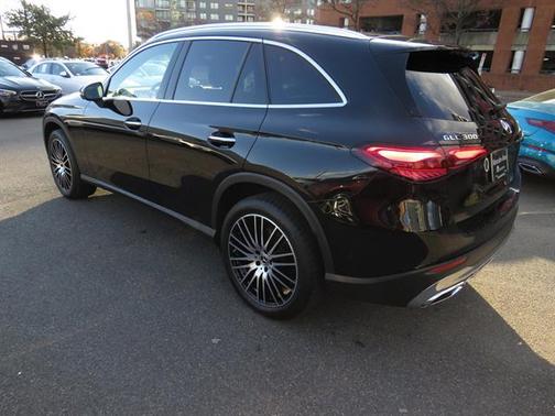 2025 Mercedes-Benz GLC 300 4MATIC