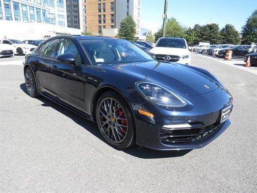 2019 Porsche Panamera GTS