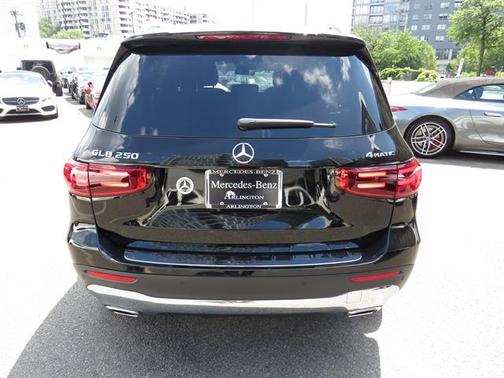 2025 Mercedes-Benz GLB 250 4MATIC