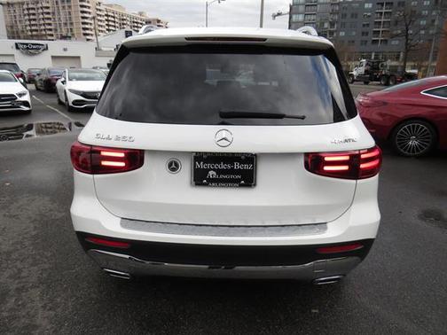 2025 Mercedes-Benz GLB 250 4MATIC