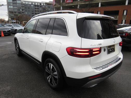 2025 Mercedes-Benz GLB 250 4MATIC