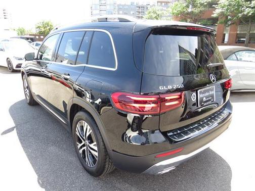 2024 Mercedes-Benz GLB 250 4MATIC