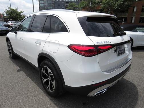 2025 Mercedes-Benz GLC 350e Base