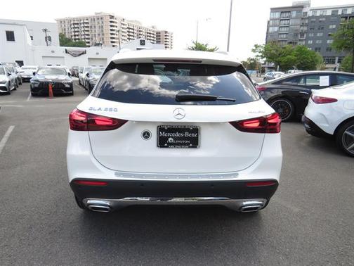 2025 Mercedes-Benz GLA 250 4MATIC