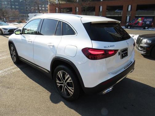 2025 Mercedes-Benz GLA 250 4MATIC