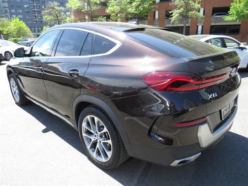2023 BMW X6 xDrive40i