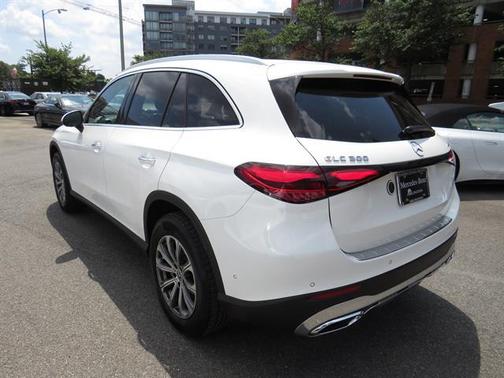 2025 Mercedes-Benz GLC 300 4MATIC