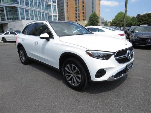 2025 Mercedes-Benz GLC 300 4MATIC