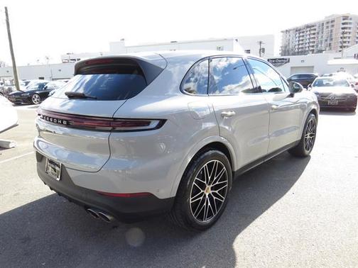 2024 Porsche Cayenne S