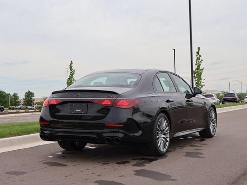 Obsidian Black Metallic 2026 Mercedes-Benz AMG E 53 E 4MATIC+