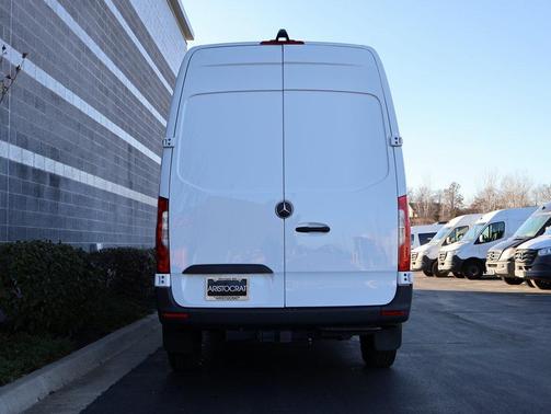 2024 Mercedes-Benz Sprinter 2500 Standard Roof