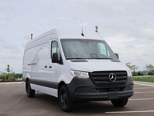 Arctic White 2025 Mercedes-Benz Sprinter 2500 High Roof