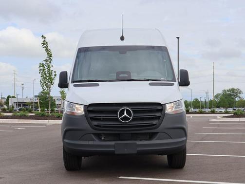 Arctic White 2025 Mercedes-Benz Sprinter 2500 High Roof