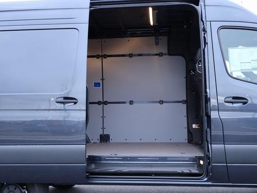 2026 Mercedes-Benz Sprinter 2500 Cargo 144 WB