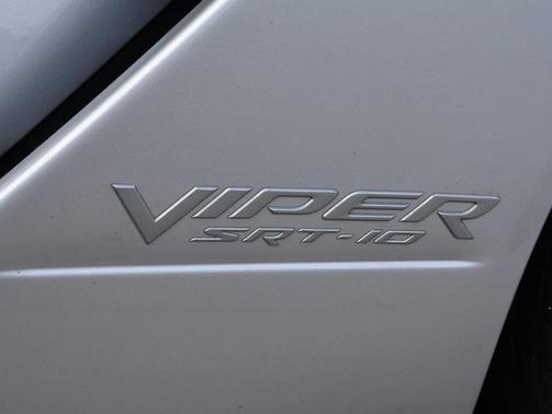 2003 Dodge Viper SRT10
