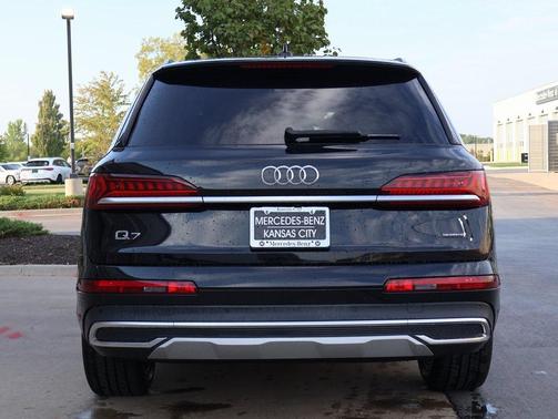 2022 Audi Q7 55 Premium Plus