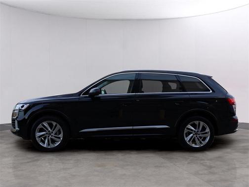 2022 Audi Q7 55 Premium Plus