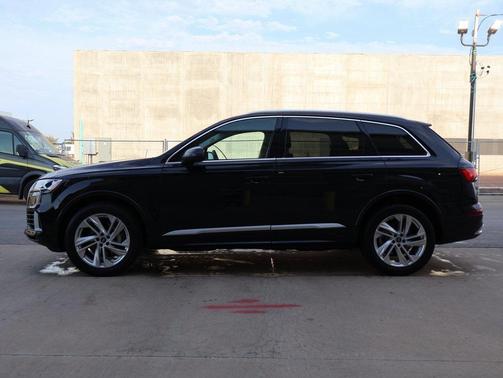 2022 Audi Q7 55 Premium Plus