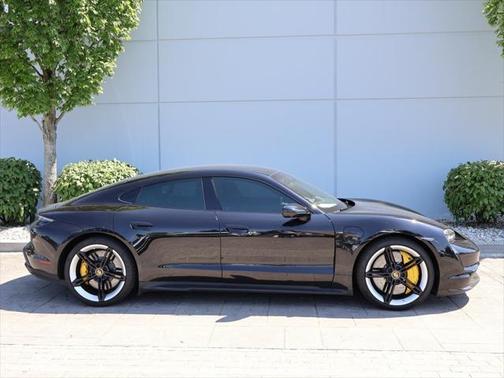 2022 Porsche Taycan Turbo S