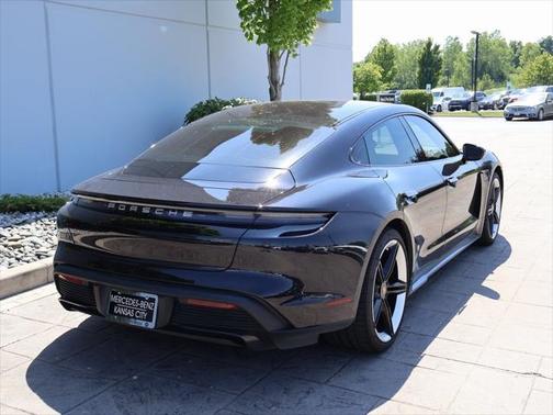 2022 Porsche Taycan Turbo S