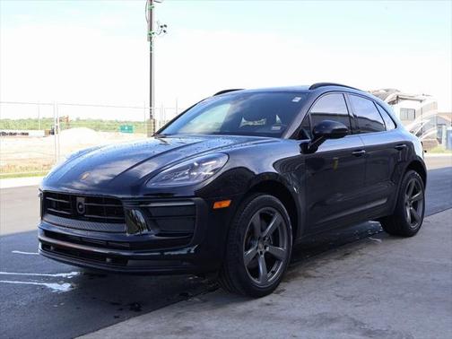 2023 Porsche Macan Base