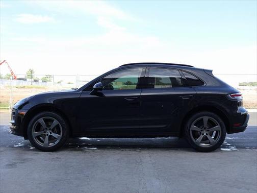 2023 Porsche Macan Base