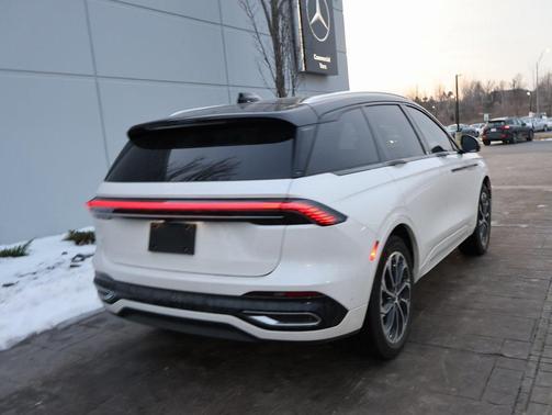 2024 Lincoln Nautilus Reserve