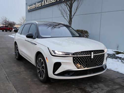 2024 Lincoln Nautilus Reserve