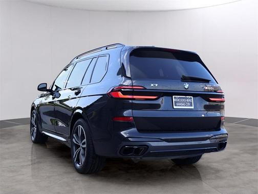 2024 BMW X7 M60i