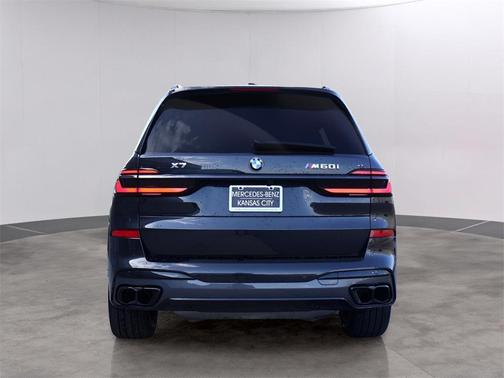 2024 BMW X7 M60i